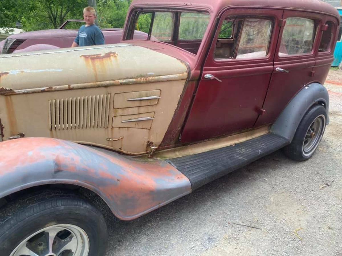 1933 Plymouth 4 Door Sedan - photo 2