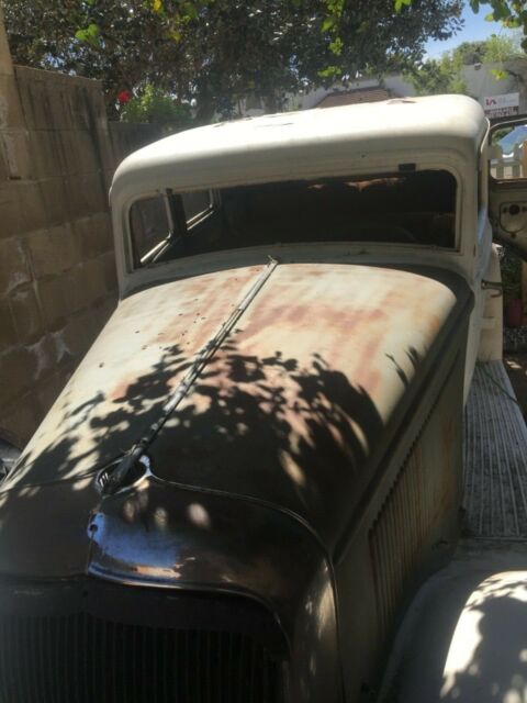 1933 Plymouth PD ( You paint it & put back together) 1933 Plymouth PD Sedan