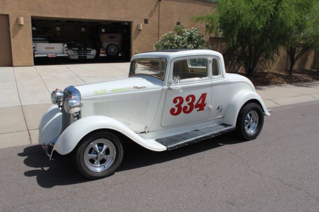 1933 PLYMOUTH VINTAGE HOTROD WITH OLDSMOBILE ROCKET V-8, TUCK AND ROLL INTERIOR 1933 Plymouth Model PD DeLuxe Rumble Seat