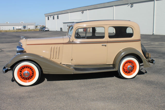1933 Pontiac Super 8 2dr Standard - photo 2