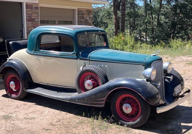 1933 Pontiac Model 601 Coupe Green RWD Manual two-tone green and beige 1933 Pontiac Model 601 two-tone green and beige