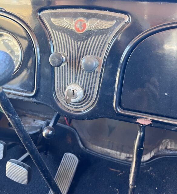 1933 Pontiac Model 601 two-tone green and beige - photo 12