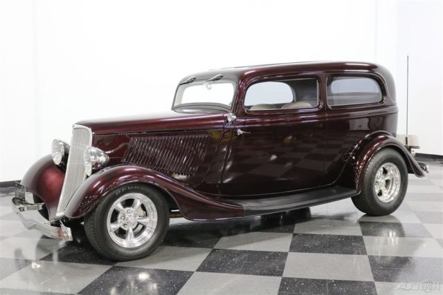 1933 Ford Tudor Sedan - photo 6