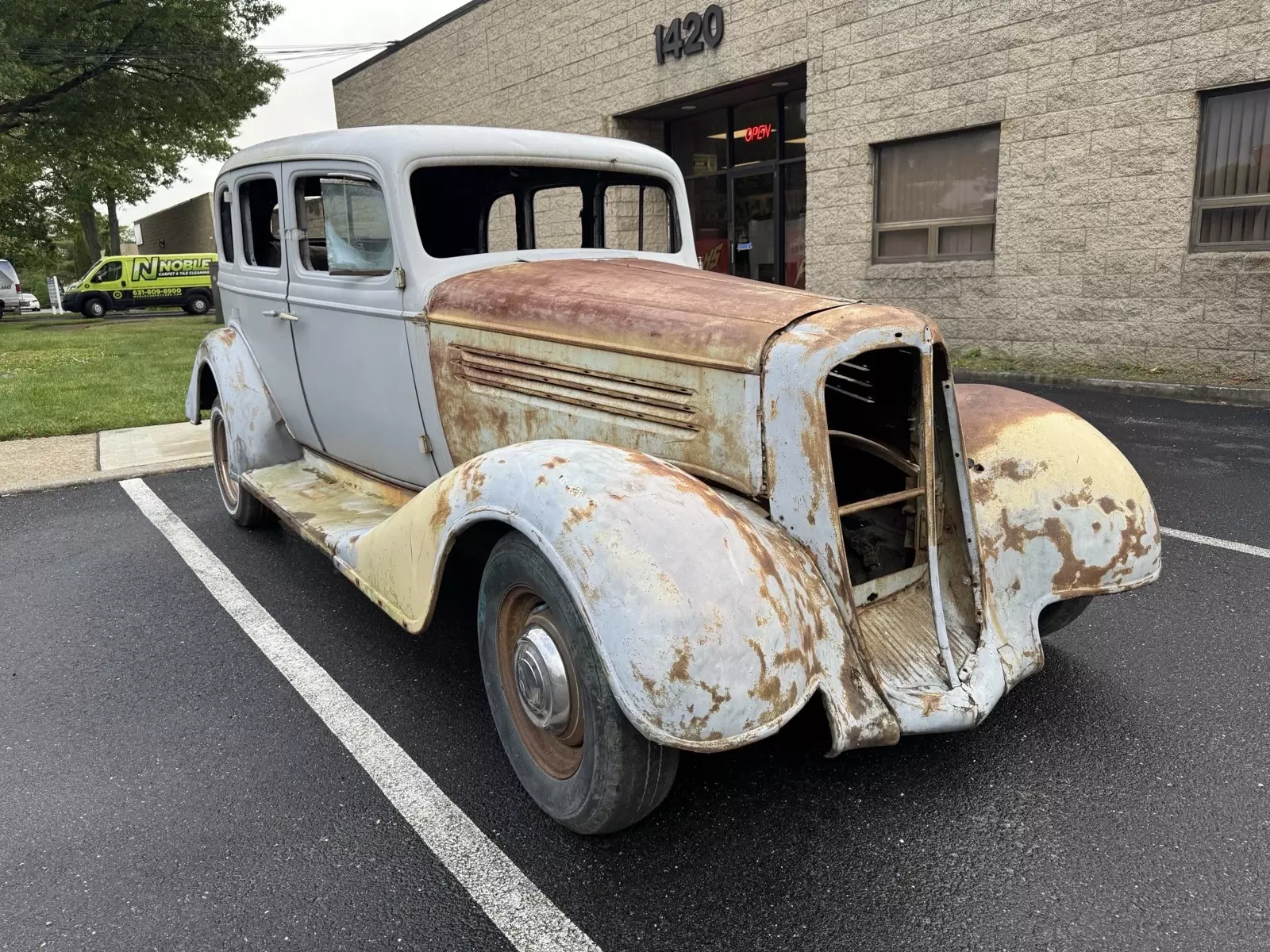 1934 Buick Series 40 suicide doors - photo 12