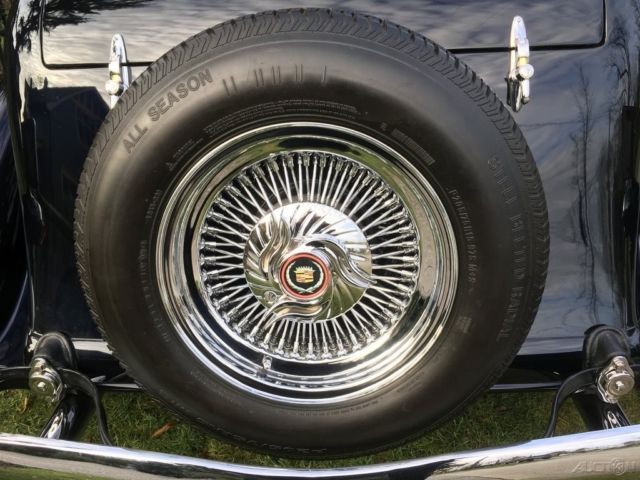 1934 Cadillac 355 D Town Sedan - photo 12