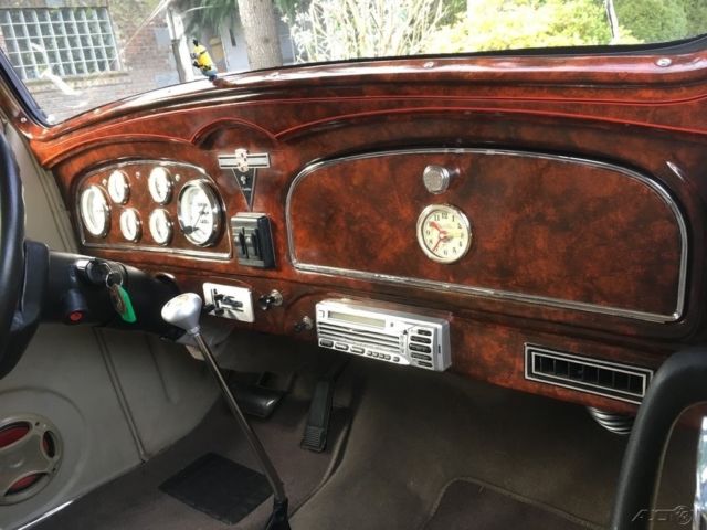 1934 Cadillac 355 D Town Sedan - photo 2