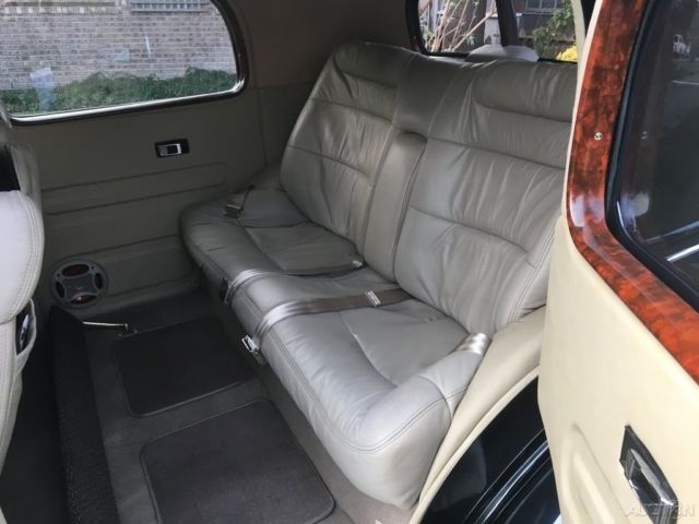 1934 Cadillac 355 D Town Sedan - photo 4