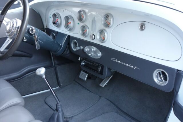 1934 Chevrolet 2 door/convertible - photo 13