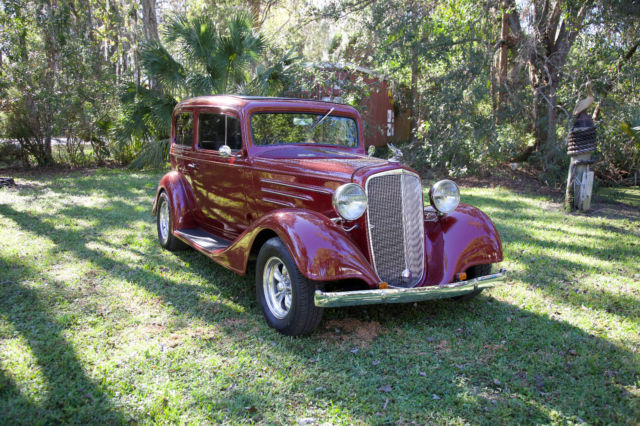 1934 Chevrolet Sedan Deluxe - Custom Interior 1934 Chevrolet Sedan Deluxe Not 1934 Ford - Custom Interior