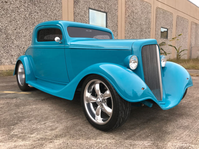 1934 Chevrolet 3 window coupe - photo 2