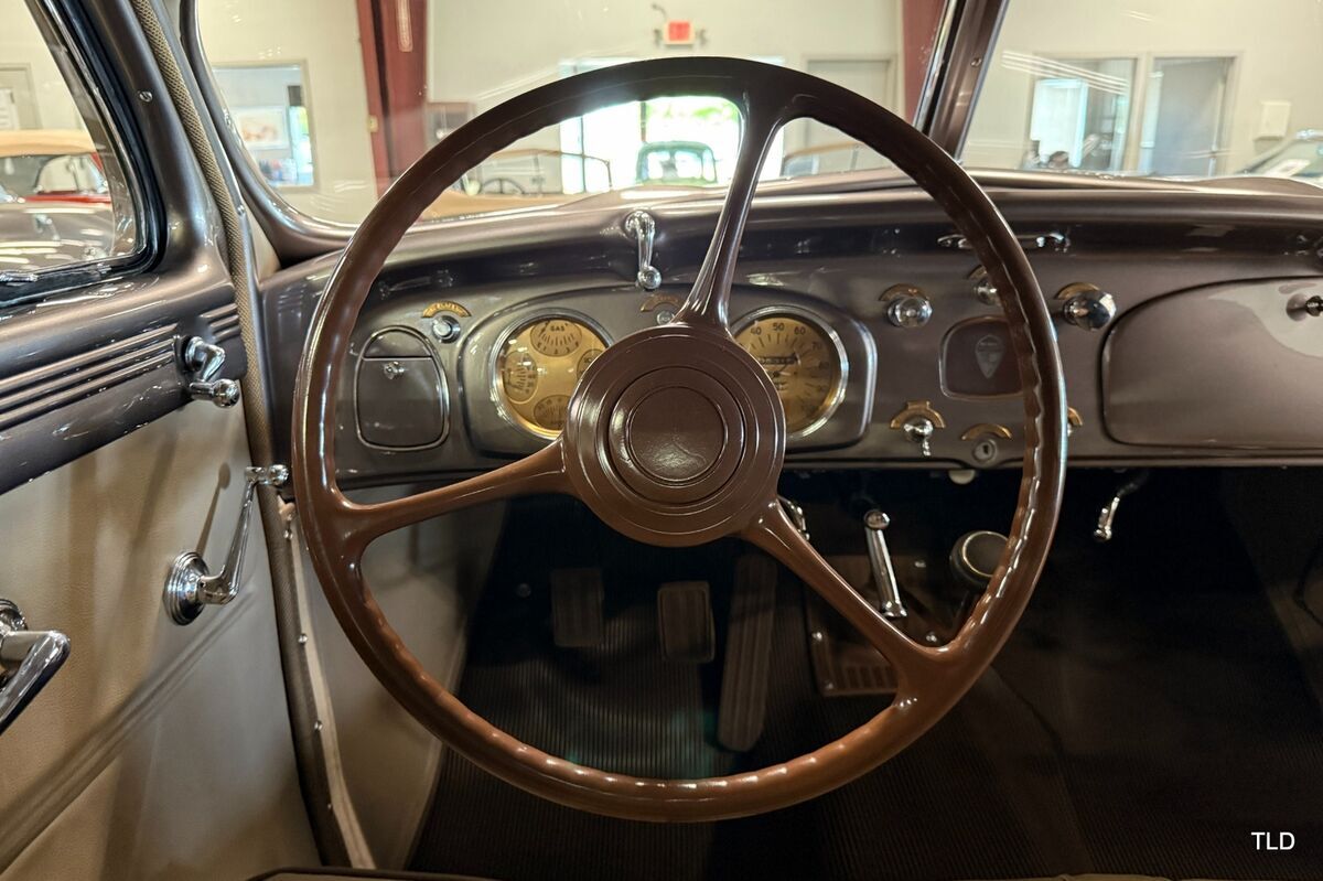 1934 DeSoto Series SE Airflow - photo 9