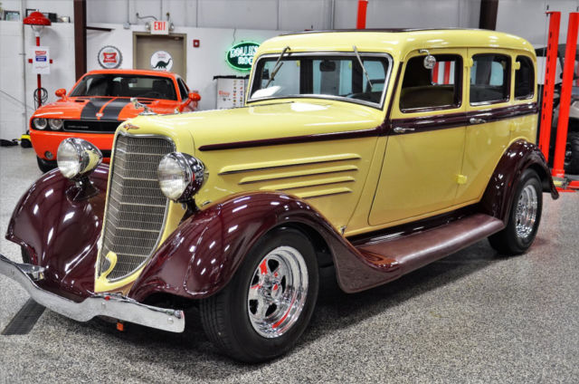 1934 Dodge Sedan 7-WINDOW CUSTOM STREET ROD