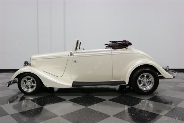 1934 Ford Cabriolet - photo 2