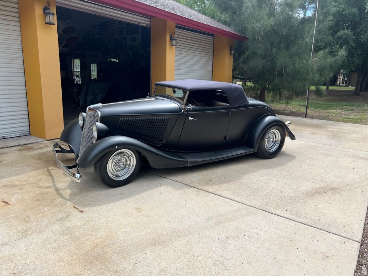 1934 Ford Cabriolet - photo 2