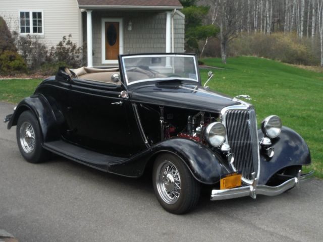 1934 Ford Cabriolet - photo 2