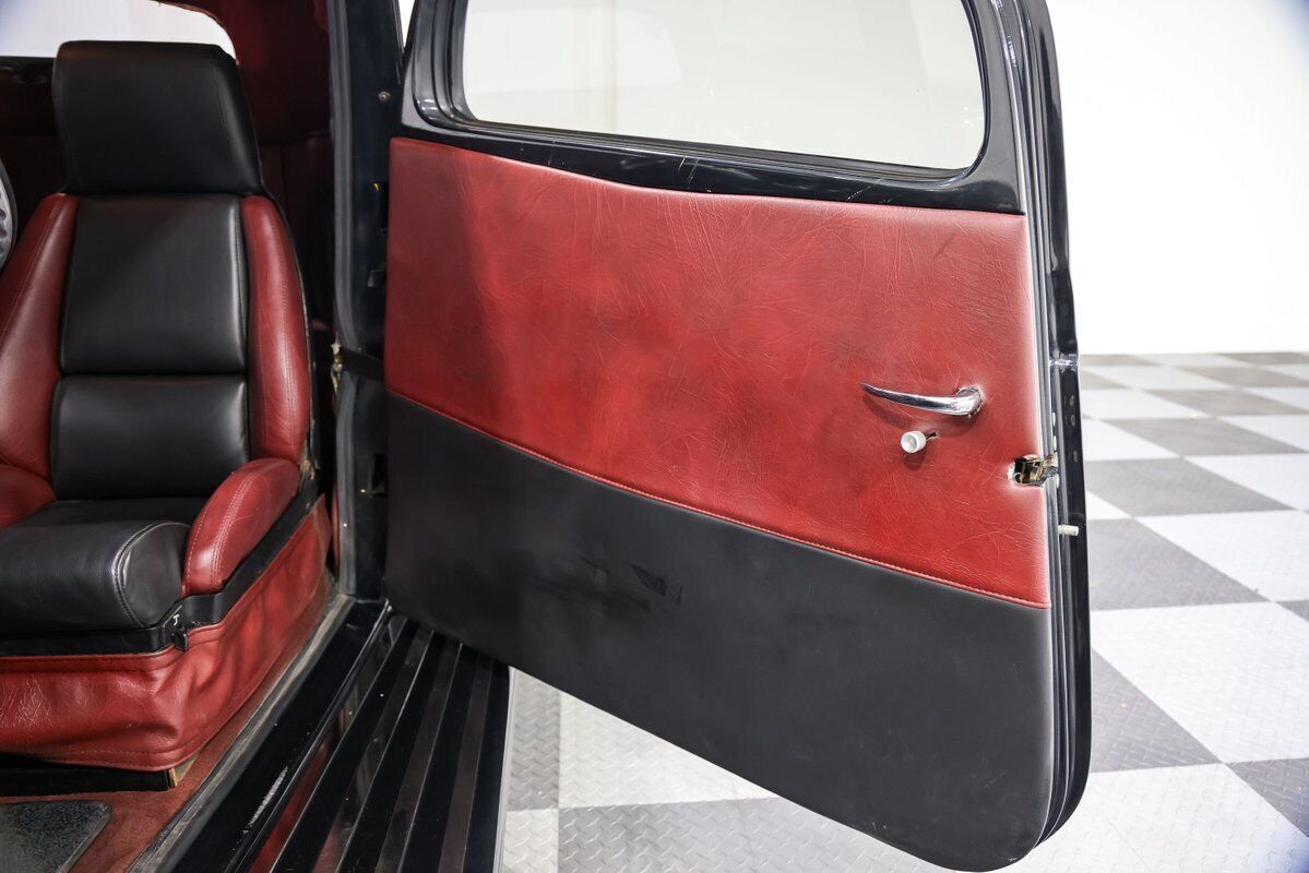1934 Ford Coupe - photo 11