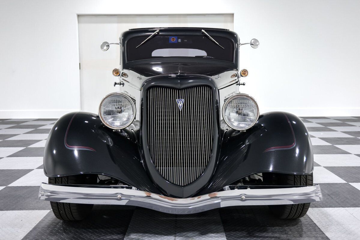 1934 Ford Coupe - photo 2