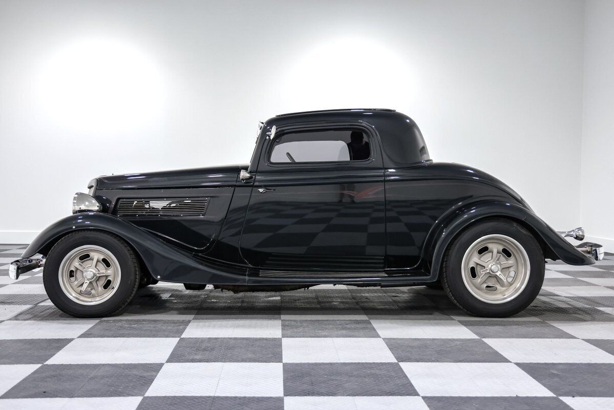 1934 Ford Coupe - photo 4