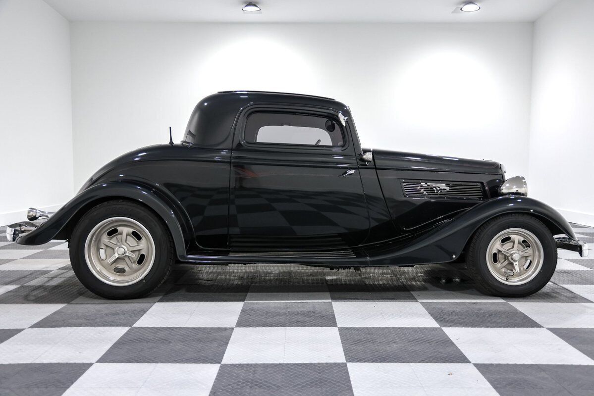 1934 Ford Coupe - photo 8