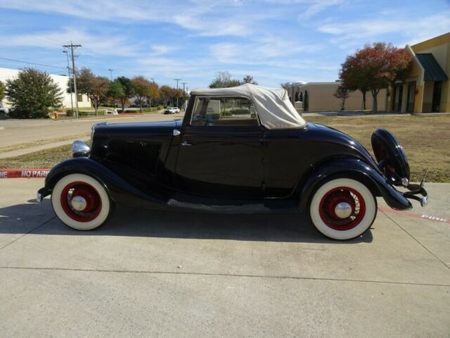 1934 Ford Deluxe CABRIOLET - photo 2