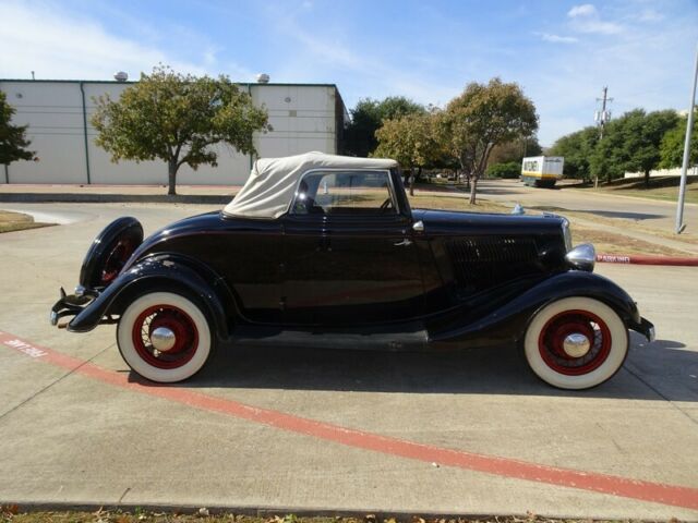 1934 Ford Deluxe CABRIOLET - photo 4
