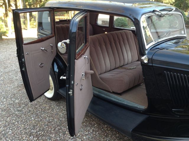 1934 Ford Model A Fordor Duluxe - photo 11