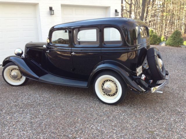 1934 Ford Model A Fordor Duluxe - photo 6