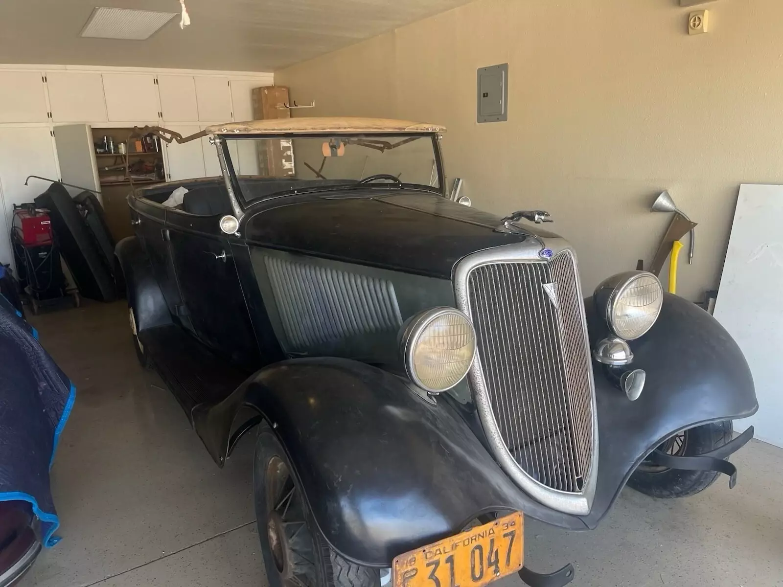 1934 Ford Model 40 no trim