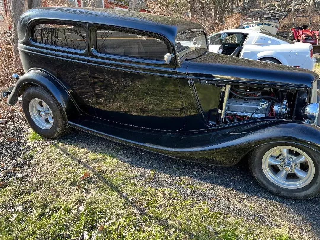 1934 Ford Model 40 Tudor Downs Fiberglas Body 302 AT Registered Inspected 1934 Ford 2 Door Sedan 302 Automatic Model 40