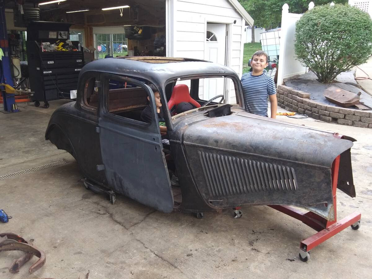 1934 Ford V-8 5 Window - photo 2
