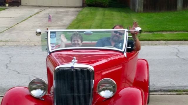 1934 Ford Roadster - photo 2