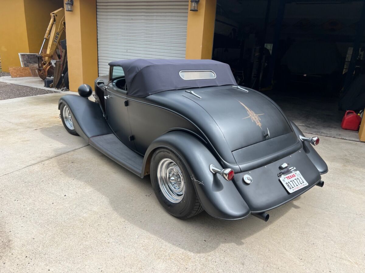 1934 Ford Roadster - photo 3