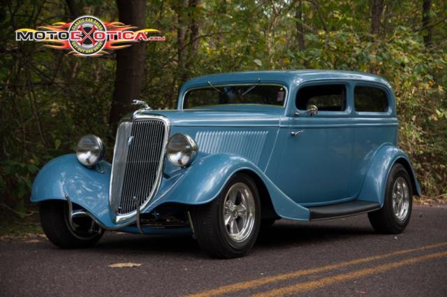 1934 Ford Sedan Street Rod, Chop Top, Detailed Underside, 400 V8 1934 Ford Sedan Street Rod Street Rod