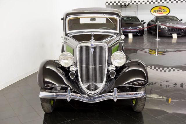 1934 Ford Ford Model 40 Deluxe 4 Door Sedan - photo 2