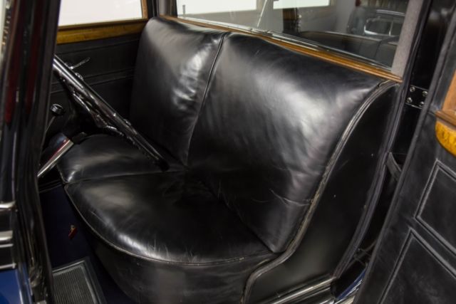 1934 Lincoln KB 7-Passenger Willoughby Limousine - photo 11