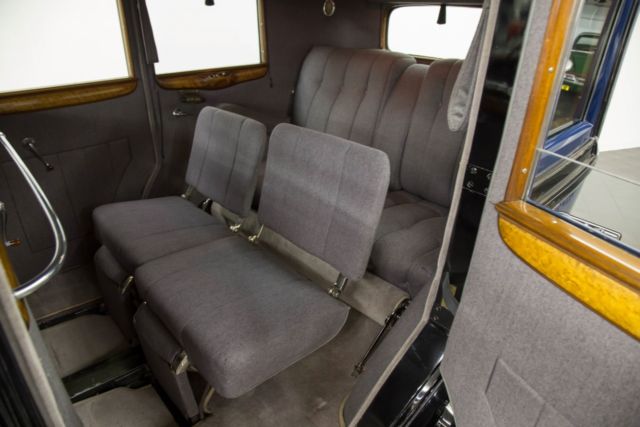 1934 Lincoln KB 7-Passenger Willoughby Limousine - photo 12