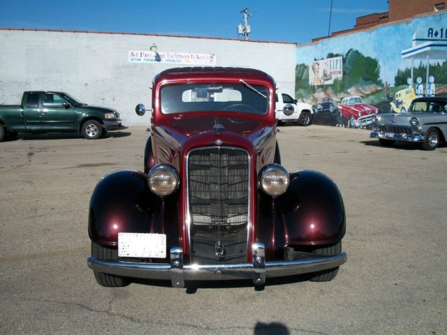 1934 Oldsmobile Custom Cruiser 4-Door - photo 2