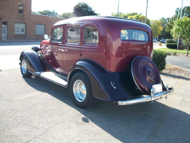 1934 Oldsmobile Custom Cruiser - photo 5