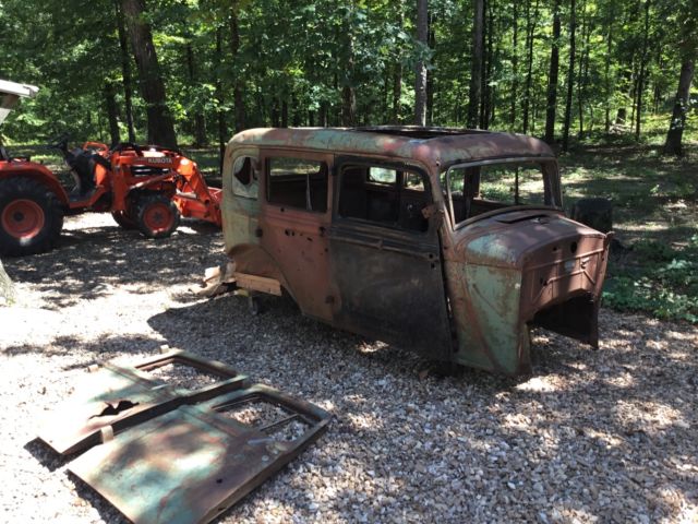 1934 Plymouth 4 door sedan - photo 2