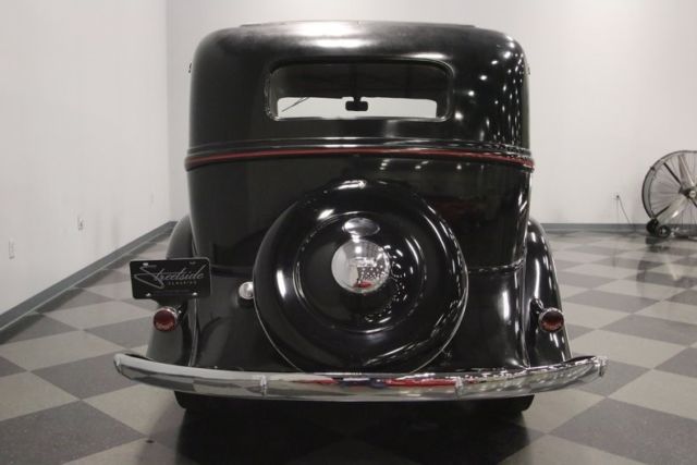 1934 Plymouth PFXX 4 Door Sedan - photo 12