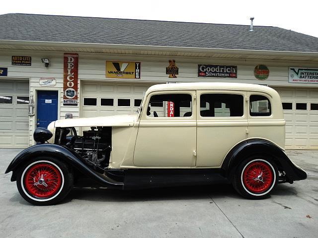 1934 PLYMOUTH STREET ROD.....CHEVY ENGINE AND TRANSMISSION 1934 Plymouth STREET ROD --