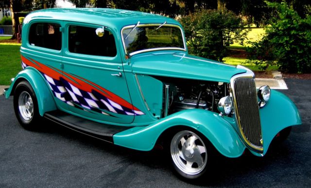 1934 Ford Tudor 2 Door Resto-Rod - photo 3