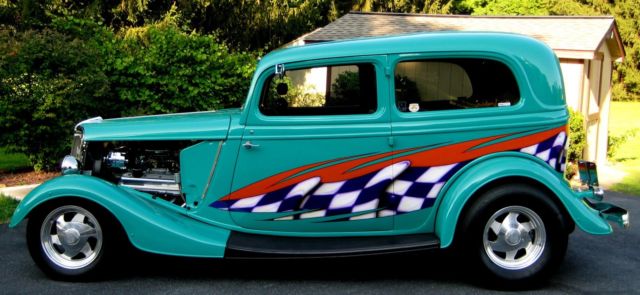 1934 Ford Tudor 2 Door Resto-Rod - photo 6