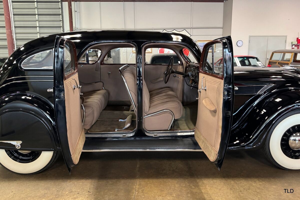 1935 Chrysler Imperial Airflow Series C-2 Sedan - photo 5