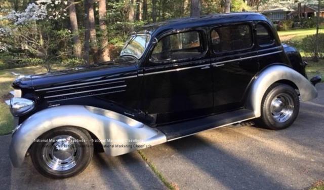 1935 Dodge 4 Door Sedan - photo 2