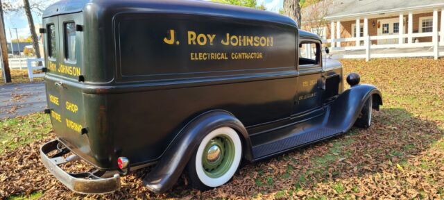 1935 DODGE SEDAN DELIVERY HUMPBACK / 1 1/2 TON 1935 Dodge Sedan Delivery