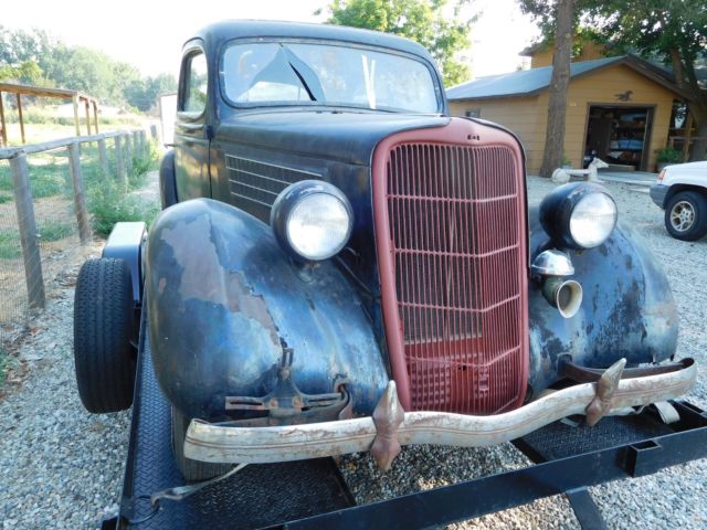 1935 Ford 2 Door Sedan - photo 3