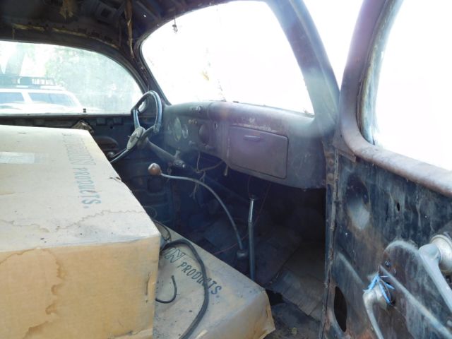 1935 Ford 2 Door Sedan - photo 7