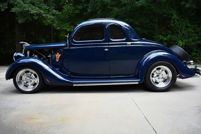 1935 Ford 5-Window