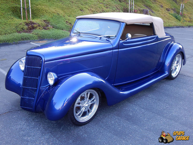 1935 Ford Deluxe Cabriolet Rumble Seat
